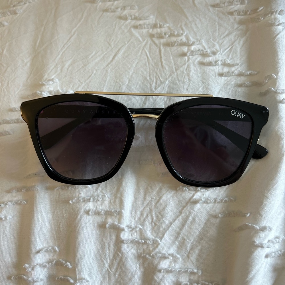 Quay black sunglasses